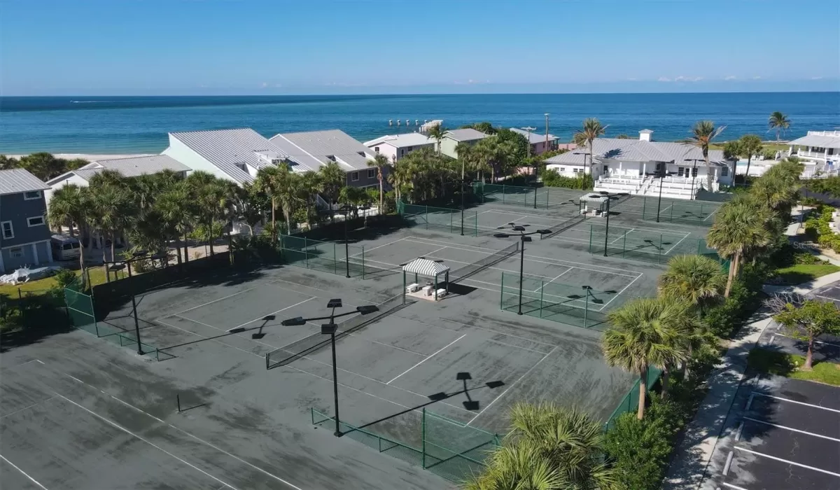 3 Bedrooms Bedrooms, 0 ,2 BathroomsBathrooms,Residential,For Sale,0,D6145871