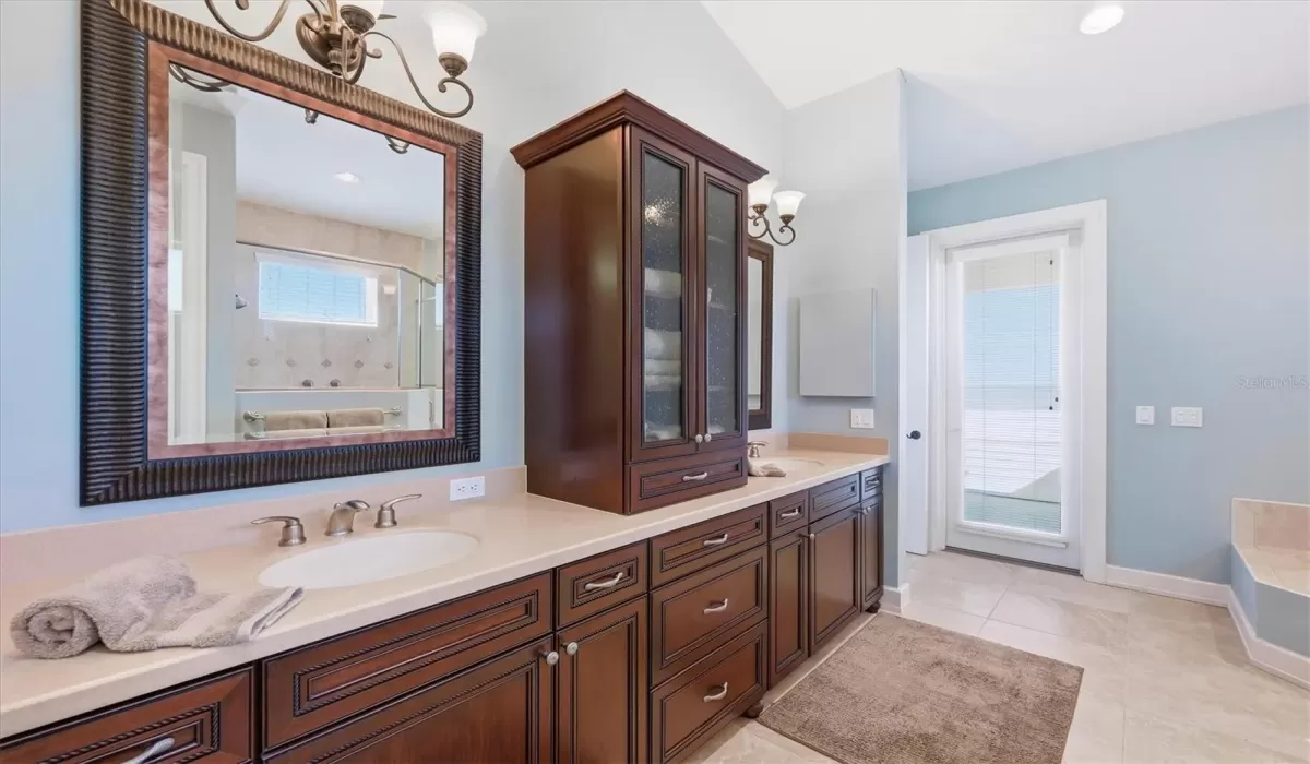 3 Bedrooms Bedrooms, 0 ,3 BathroomsBathrooms,Residential,For Sale,0,D6145854