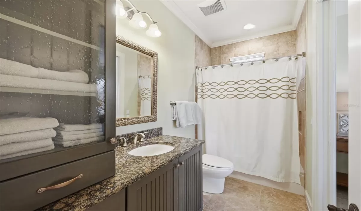 3 Bedrooms Bedrooms, 0 ,3 BathroomsBathrooms,Residential,For Sale,0,D6145854