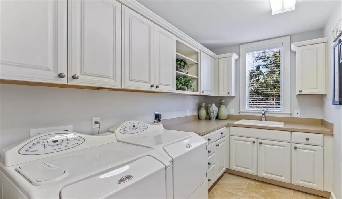 3 Bedrooms Bedrooms, 0 ,3 BathroomsBathrooms,Residential,For Sale,0,D6145854