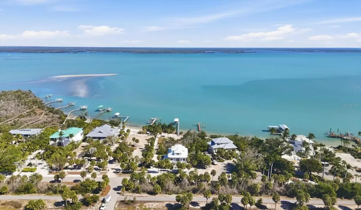 3 Bedrooms Bedrooms, 0 ,3 BathroomsBathrooms,Residential,For Sale,0,D6145854