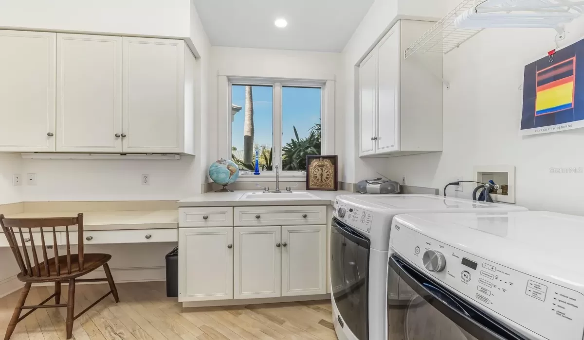 4 Bedrooms Bedrooms, 0 ,4 BathroomsBathrooms,Residential,For Sale,0,D6145824