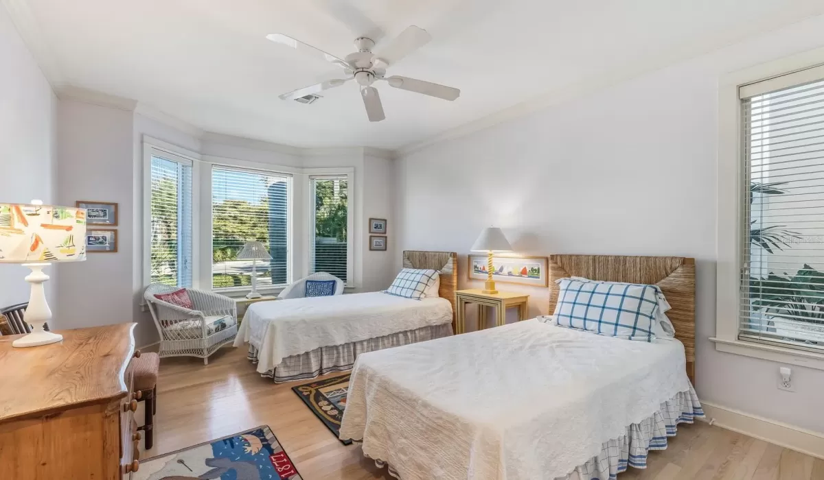 4 Bedrooms Bedrooms, 0 ,4 BathroomsBathrooms,Residential,For Sale,0,D6145824