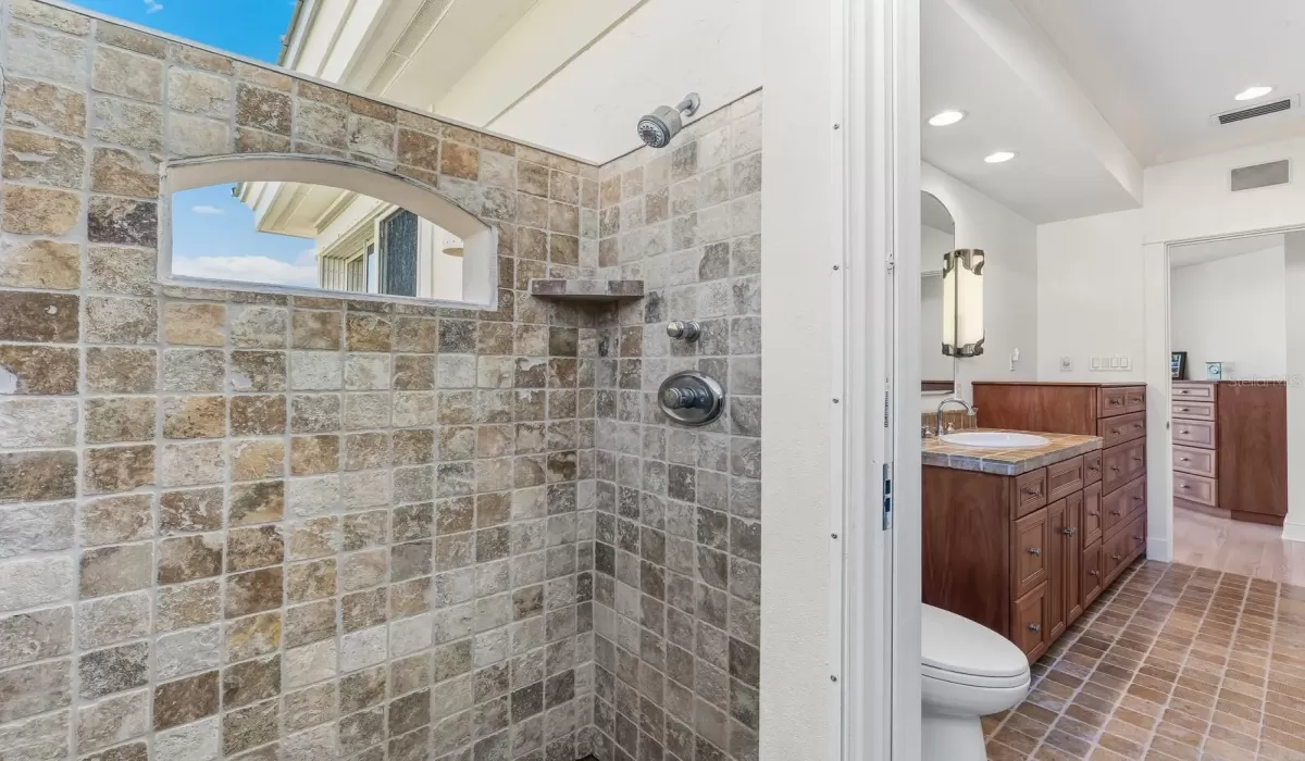 4 Bedrooms Bedrooms, 0 ,4 BathroomsBathrooms,Residential,For Sale,0,D6145824