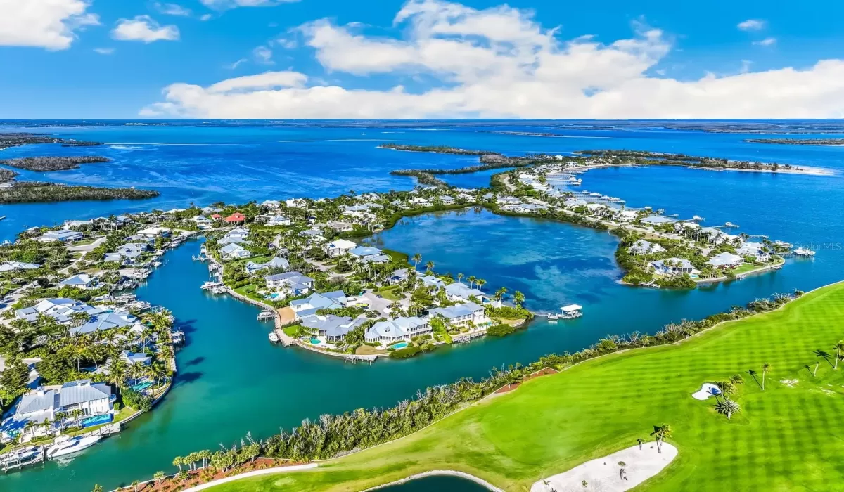 4 Bedrooms Bedrooms, 0 ,4 BathroomsBathrooms,Residential,For Sale,0,D6145824