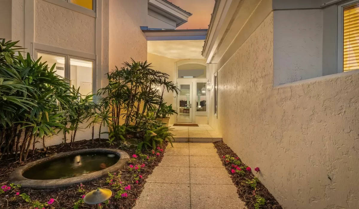 4 Bedrooms Bedrooms, 0 ,4 BathroomsBathrooms,Residential,For Sale,0,D6145824