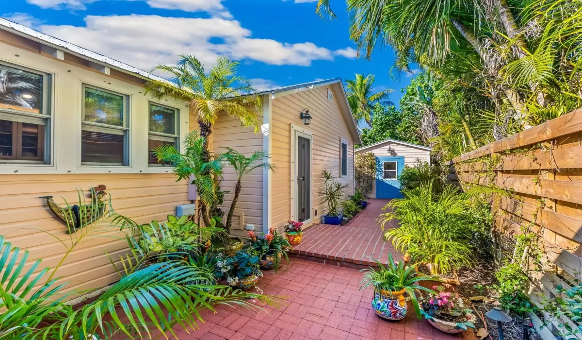 2 Bedrooms Bedrooms, 0 ,2 BathroomsBathrooms,Residential,For Sale,0,D6145835