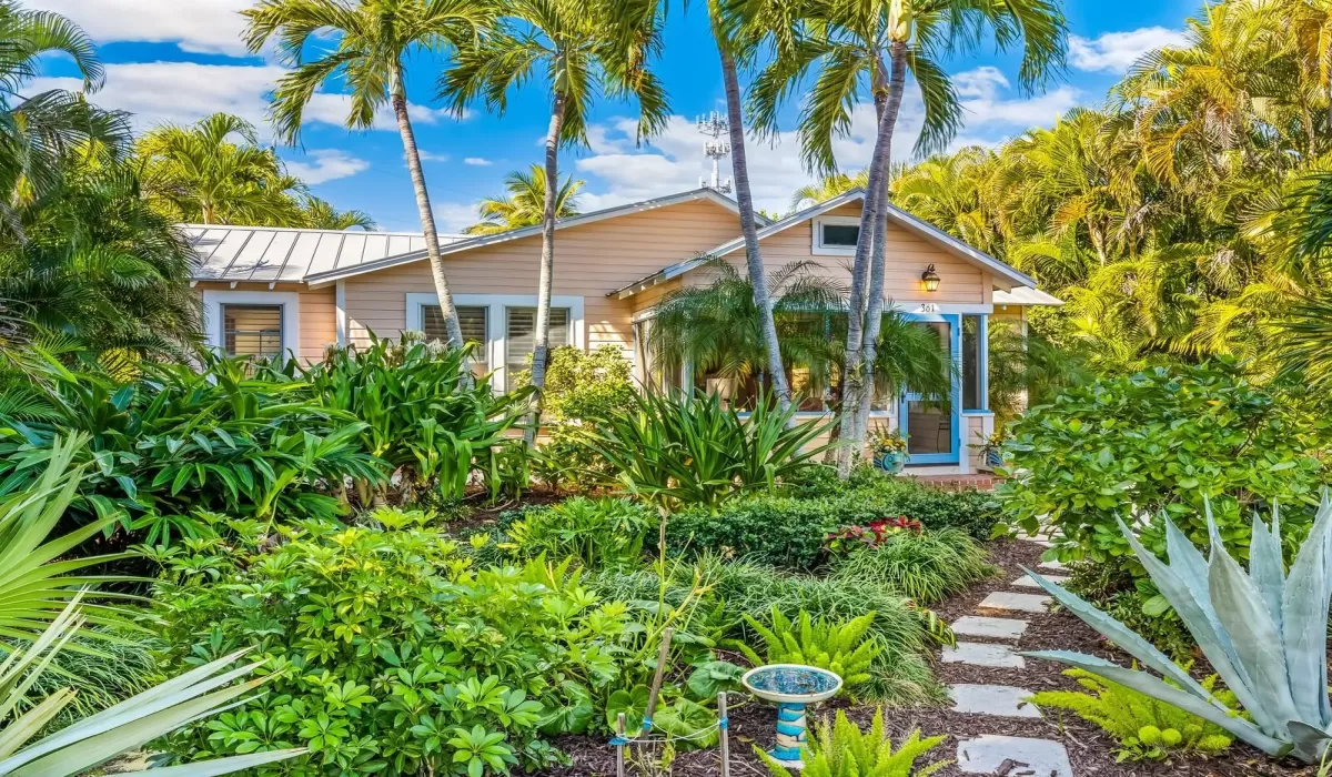 2 Bedrooms Bedrooms, 0 ,2 BathroomsBathrooms,Residential,For Sale,0,D6145835