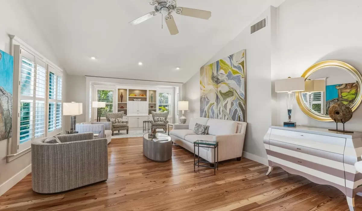 2 Bedrooms Bedrooms, 0 ,2 BathroomsBathrooms,Residential,For Sale,0,D6145835