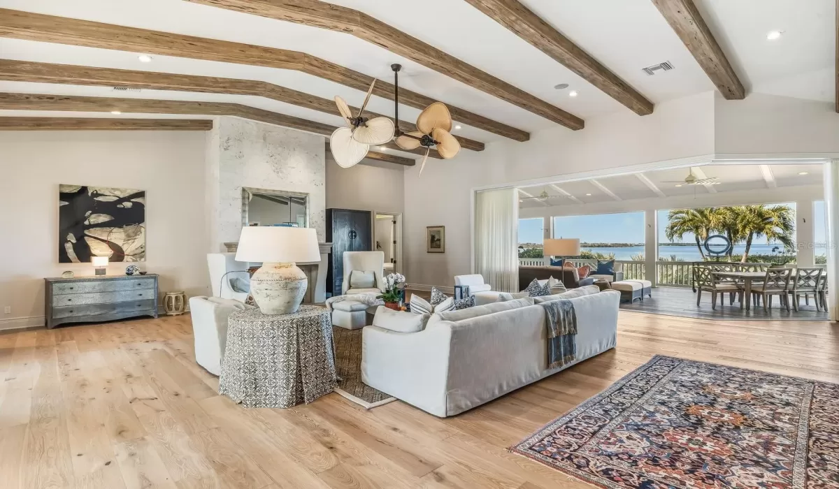 4 Bedrooms Bedrooms, 0 ,4 BathroomsBathrooms,Residential,For Sale,0,D6145790