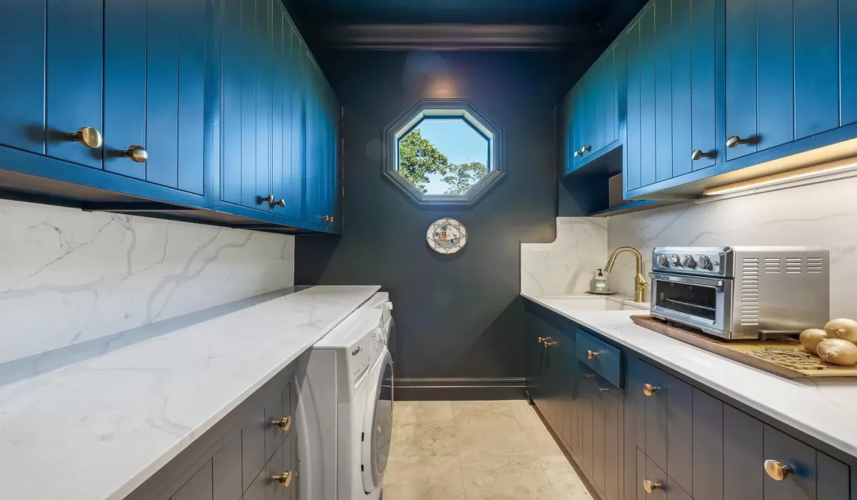 4 Bedrooms Bedrooms, 0 ,4 BathroomsBathrooms,Residential,For Sale,0,D6145790