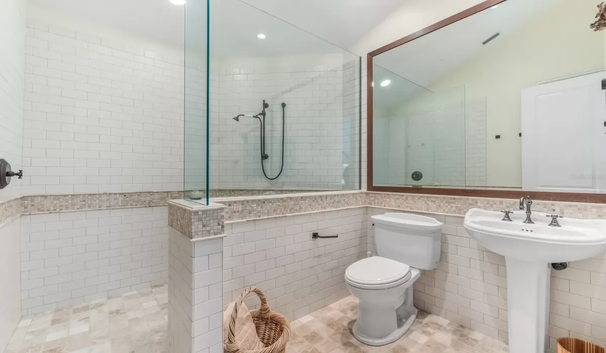 4 Bedrooms Bedrooms, 0 ,4 BathroomsBathrooms,Residential,For Sale,0,D6145790