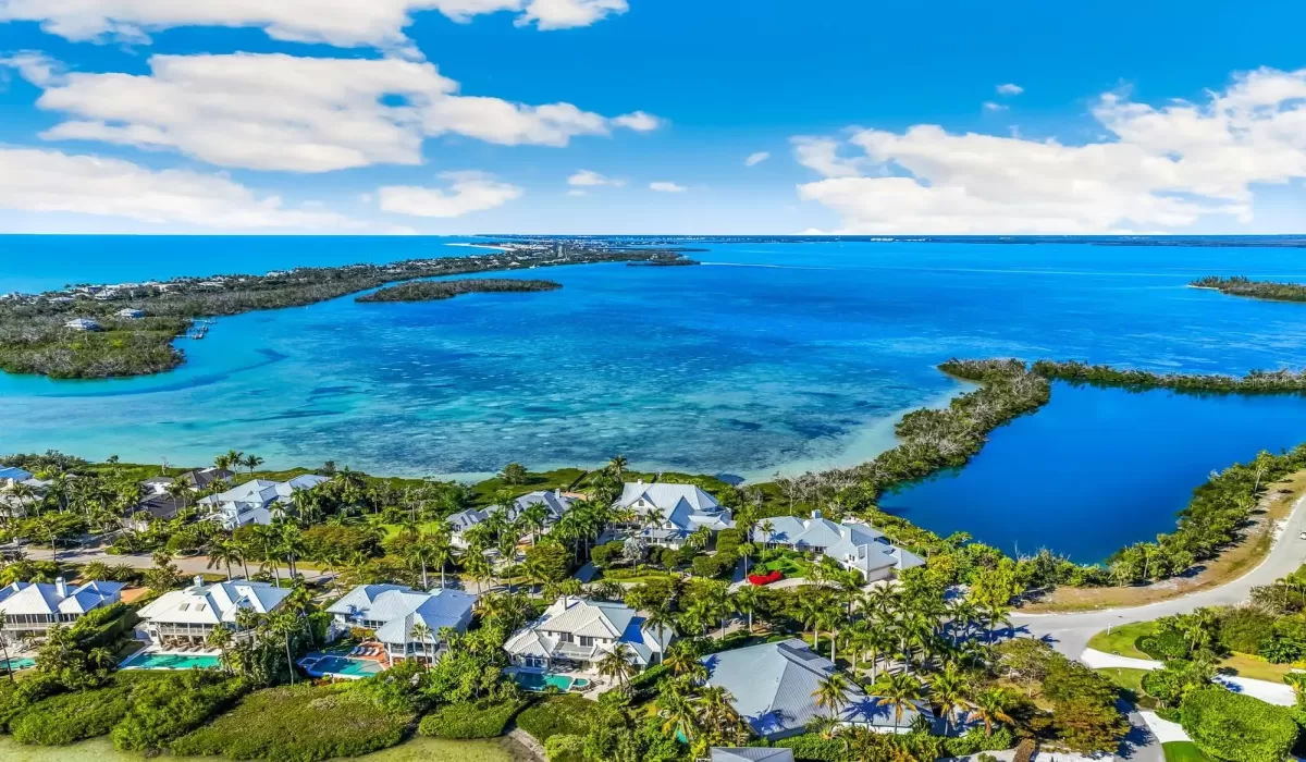 4 Bedrooms Bedrooms, 0 ,4 BathroomsBathrooms,Residential,For Sale,0,D6145790