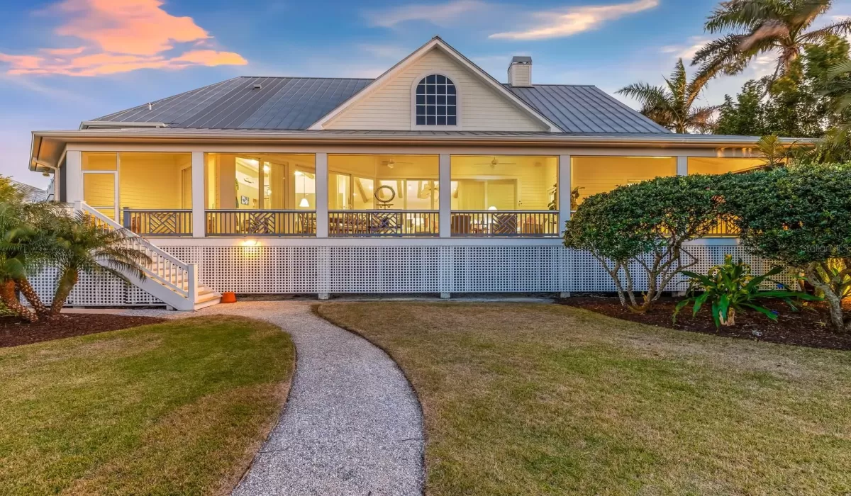 4 Bedrooms Bedrooms, 0 ,4 BathroomsBathrooms,Residential,For Sale,0,D6145790