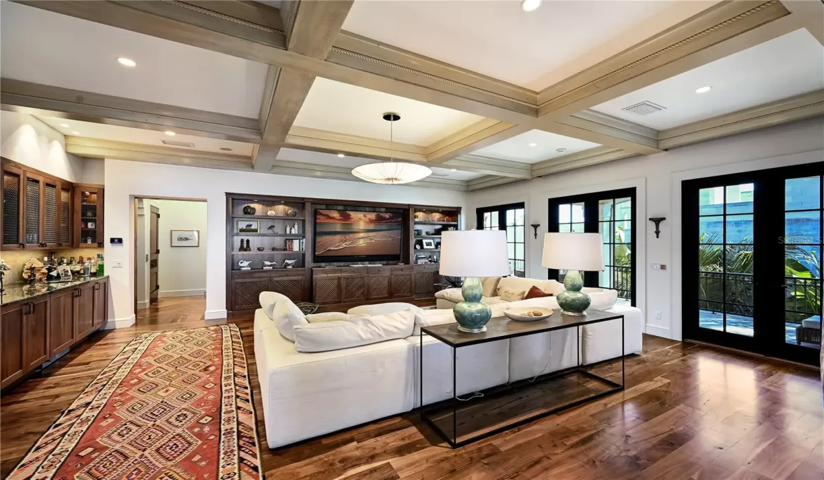 4 Bedrooms Bedrooms, 0 ,4 BathroomsBathrooms,Residential,Pending,0,D6146024