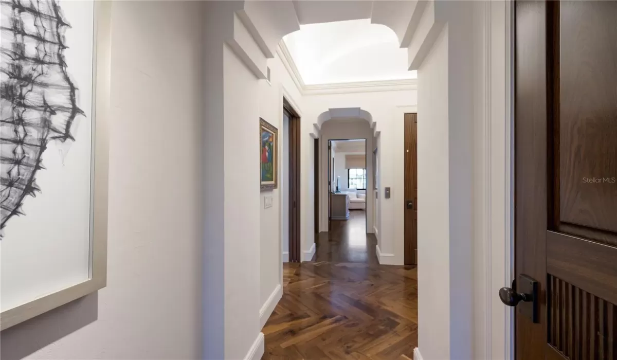 4 Bedrooms Bedrooms, 0 ,4 BathroomsBathrooms,Residential,Pending,0,D6146024