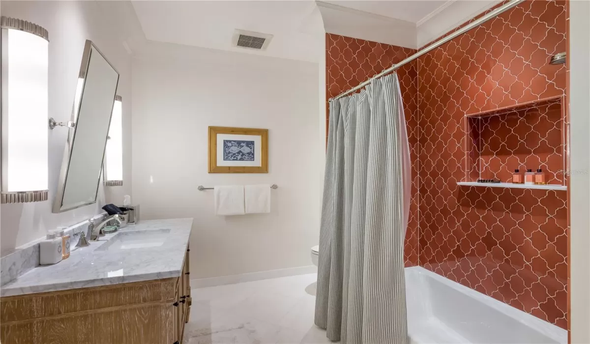 4 Bedrooms Bedrooms, 0 ,4 BathroomsBathrooms,Residential,Pending,0,D6146024