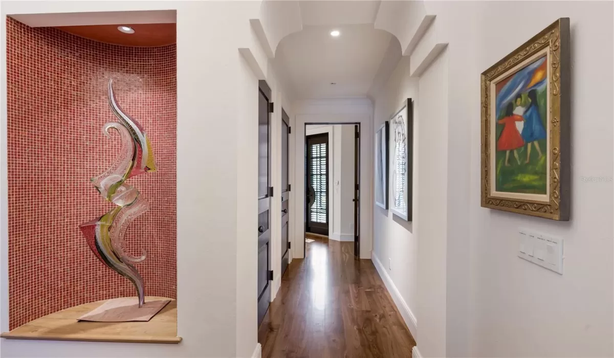 4 Bedrooms Bedrooms, 0 ,4 BathroomsBathrooms,Residential,Pending,0,D6146024