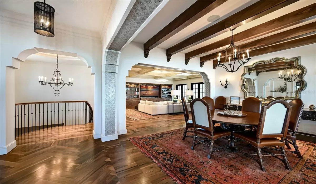 4 Bedrooms Bedrooms, 0 ,4 BathroomsBathrooms,Residential,Pending,0,D6146024