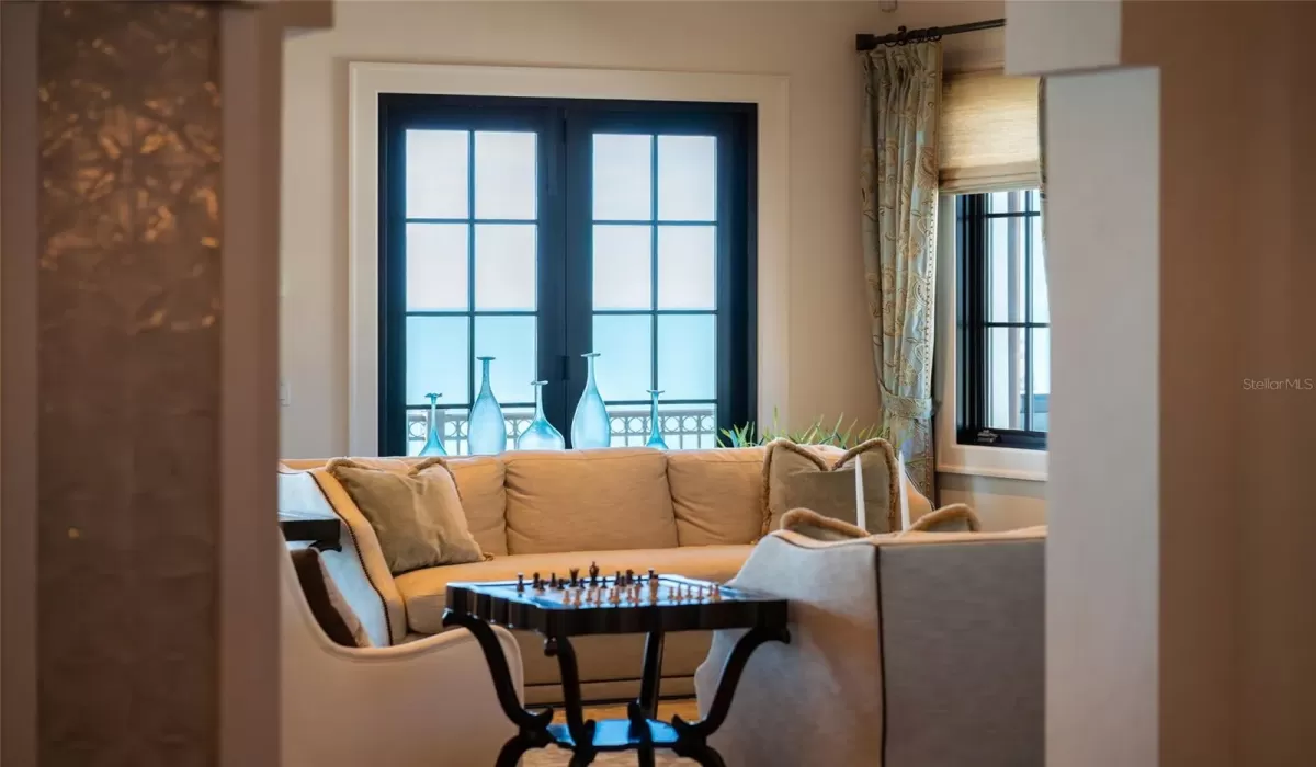 4 Bedrooms Bedrooms, 0 ,4 BathroomsBathrooms,Residential,Pending,0,D6146024