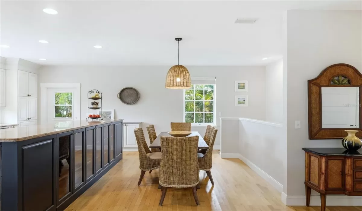 3 Bedrooms Bedrooms, 0 ,2 BathroomsBathrooms,Residential,For Sale,0,D6146199