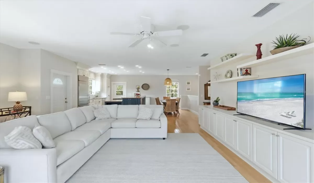 3 Bedrooms Bedrooms, 0 ,2 BathroomsBathrooms,Residential,For Sale,0,D6146199