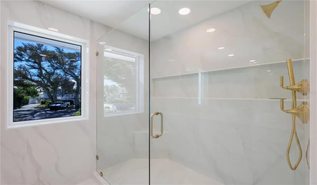 4 Bedrooms Bedrooms, 0 ,3 BathroomsBathrooms,Residential,For Sale,0,D6146117