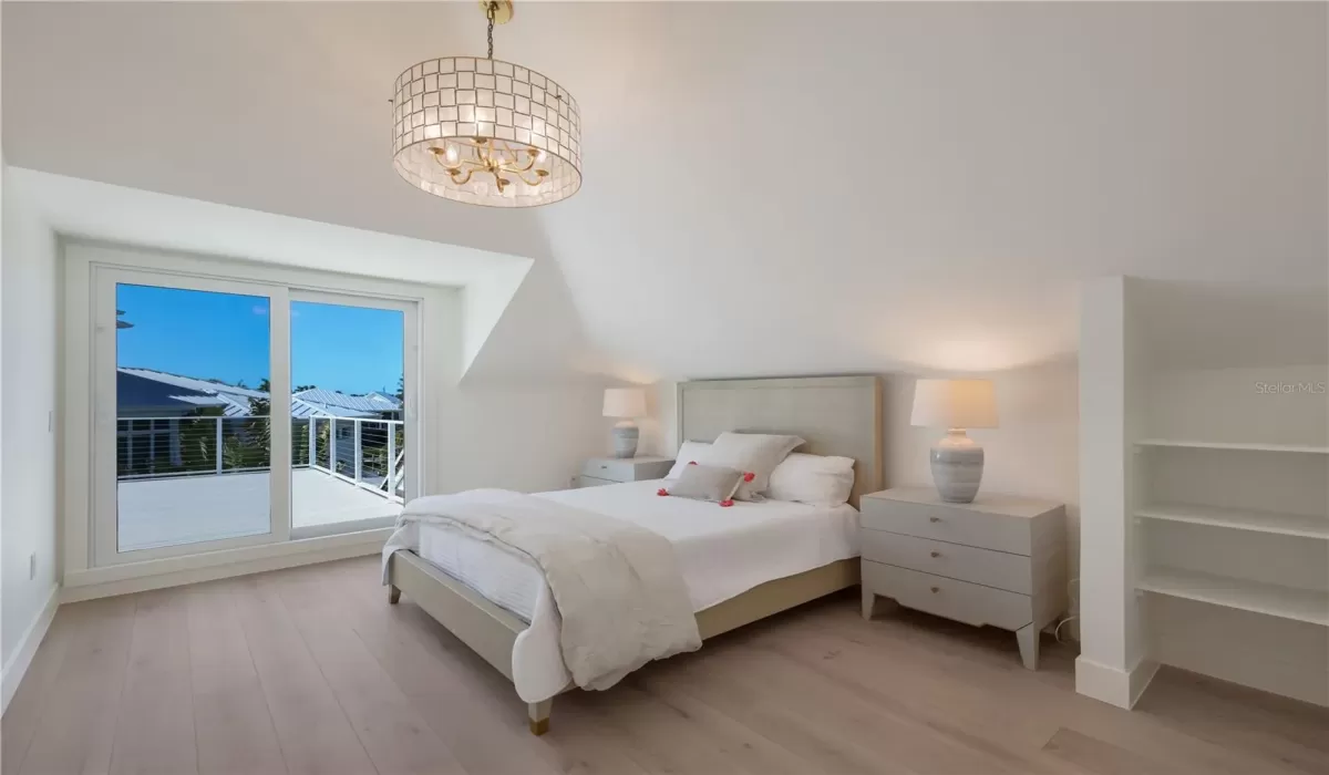 4 Bedrooms Bedrooms, 0 ,3 BathroomsBathrooms,Residential,For Sale,0,D6146117