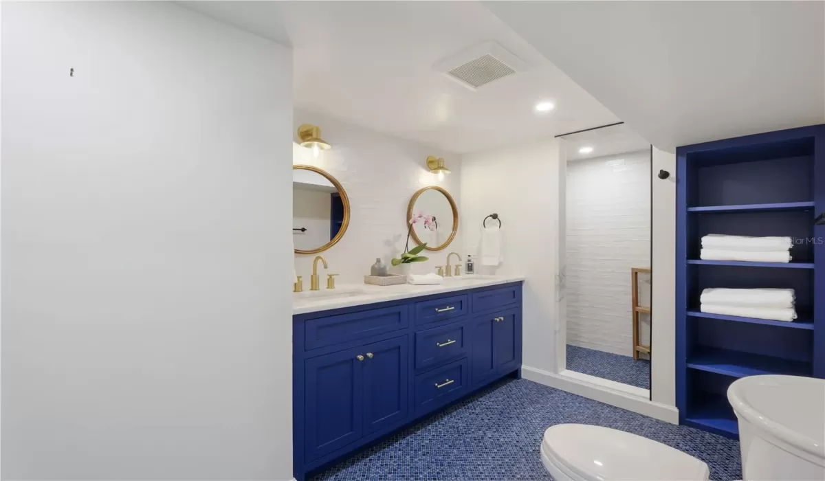 4 Bedrooms Bedrooms, 0 ,3 BathroomsBathrooms,Residential,For Sale,0,D6146117