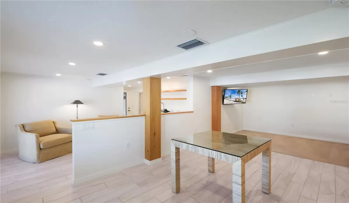 4 Bedrooms Bedrooms, 0 ,3 BathroomsBathrooms,Residential,For Sale,0,D6146117