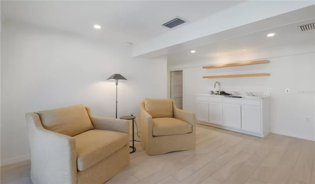 4 Bedrooms Bedrooms, 0 ,3 BathroomsBathrooms,Residential,For Sale,0,D6146117