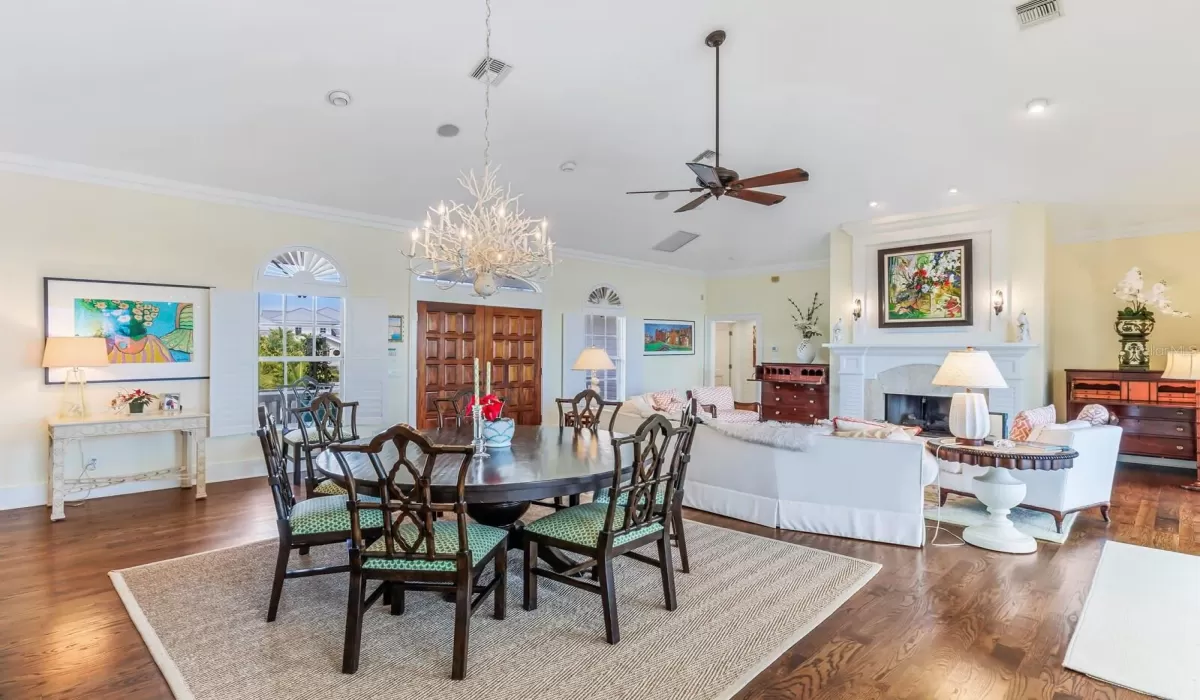 4 Bedrooms Bedrooms, 0 ,3 BathroomsBathrooms,Residential,For Sale,0,D6146203