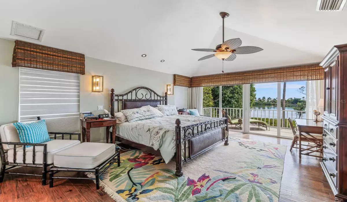 4 Bedrooms Bedrooms, 0 ,3 BathroomsBathrooms,Residential,For Sale,0,D6146203