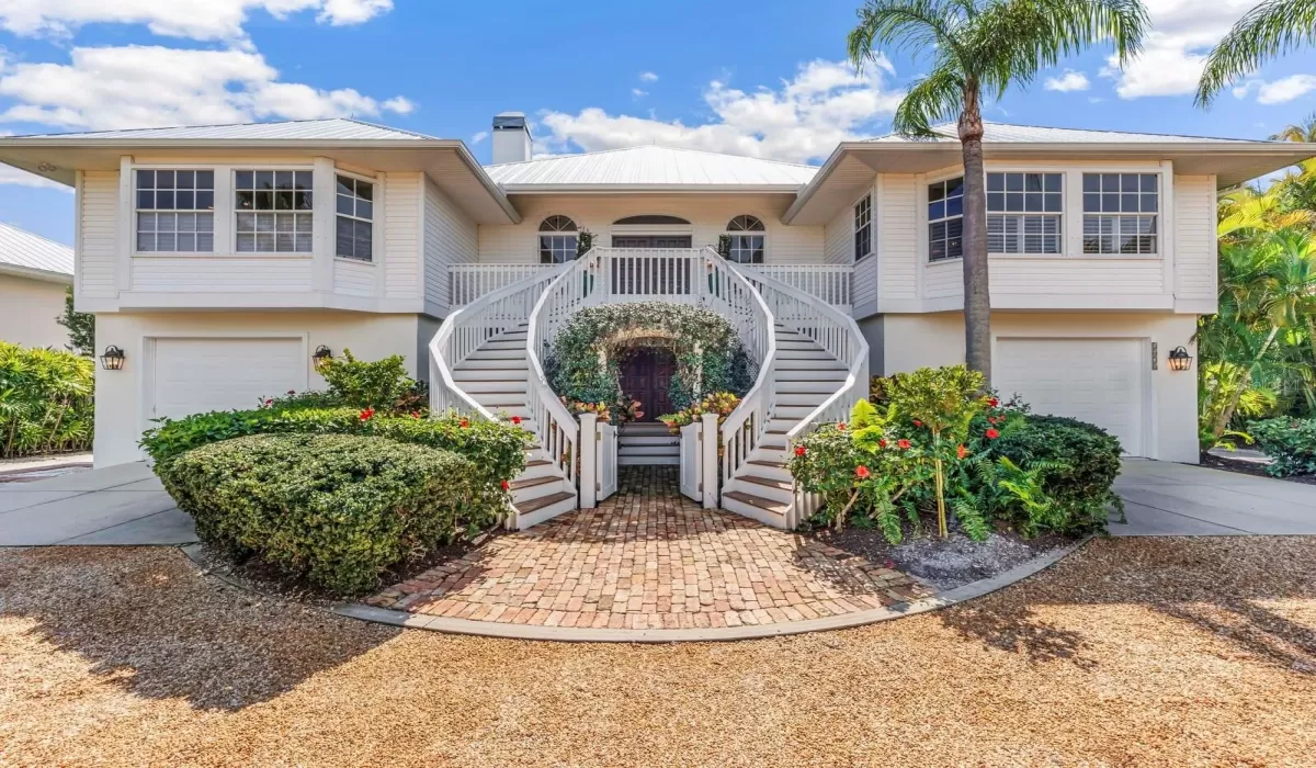 4 Bedrooms Bedrooms, 0 ,3 BathroomsBathrooms,Residential,For Sale,0,D6146203