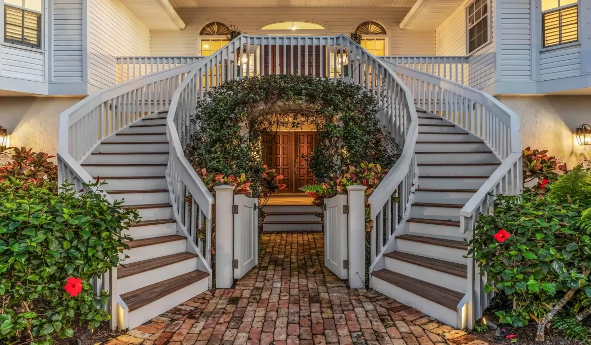 4 Bedrooms Bedrooms, 0 ,3 BathroomsBathrooms,Residential,For Sale,0,D6146203