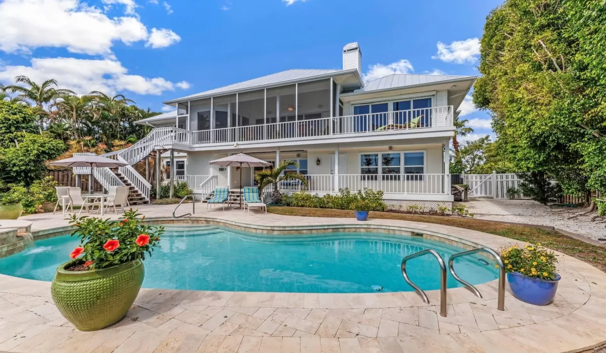 4 Bedrooms Bedrooms, 0 ,3 BathroomsBathrooms,Residential,For Sale,0,D6146203