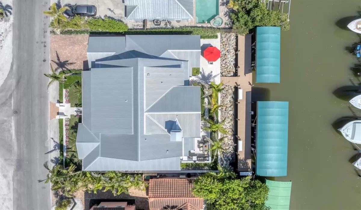 Aerial view of 150 1st Street straight overhead!