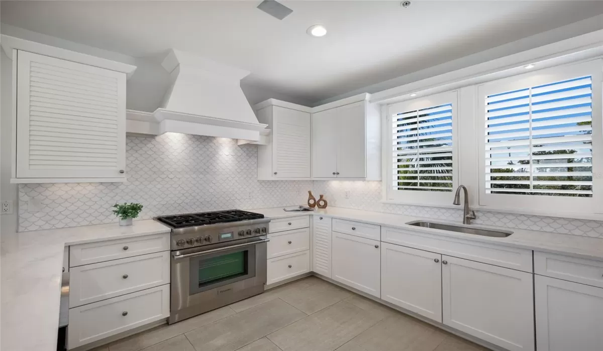 3 Bedrooms Bedrooms, 0 ,3 BathroomsBathrooms,Residential,Pending,0,D6146165