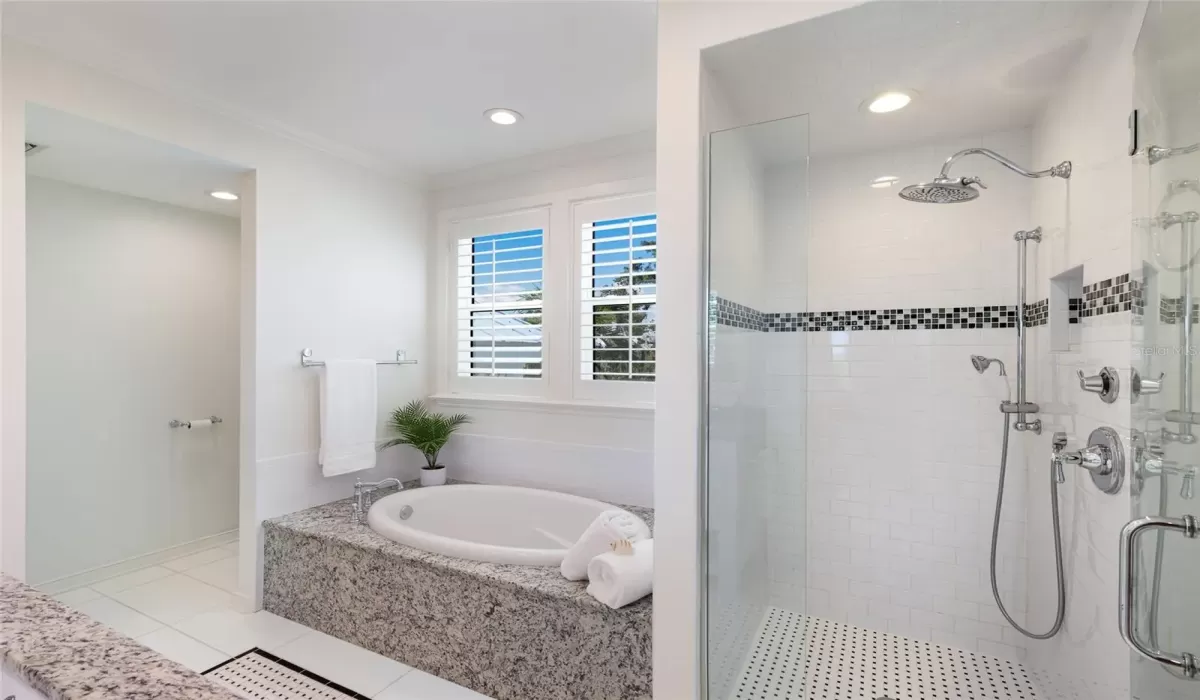 3 Bedrooms Bedrooms, 0 ,3 BathroomsBathrooms,Residential,Pending,0,D6146165