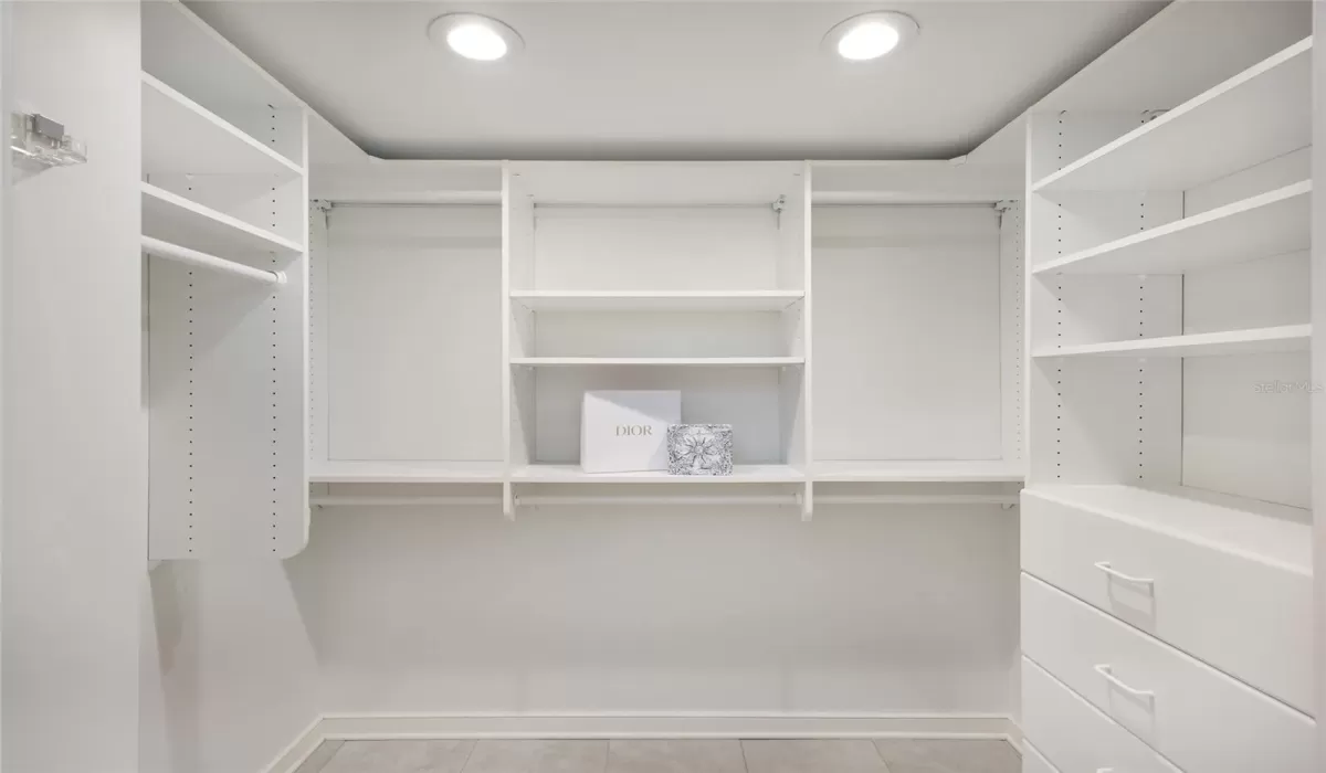 3 Bedrooms Bedrooms, 0 ,3 BathroomsBathrooms,Residential,Pending,0,D6146165