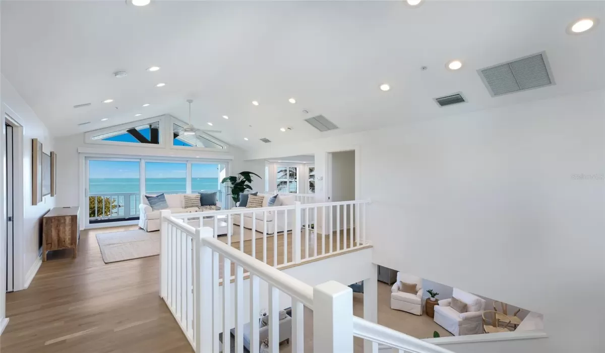 3 Bedrooms Bedrooms, 0 ,3 BathroomsBathrooms,Residential,Pending,0,D6146165