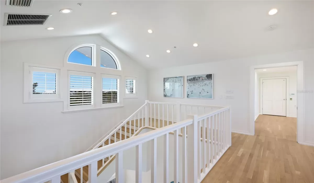 3 Bedrooms Bedrooms, 0 ,3 BathroomsBathrooms,Residential,Pending,0,D6146165