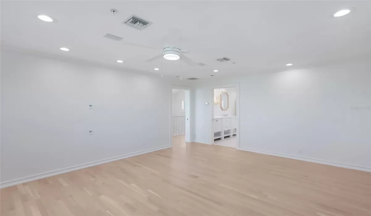 3 Bedrooms Bedrooms, 0 ,3 BathroomsBathrooms,Residential,Pending,0,D6146165