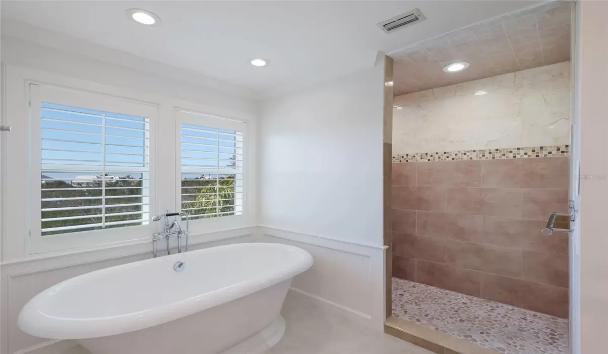 3 Bedrooms Bedrooms, 0 ,3 BathroomsBathrooms,Residential,Pending,0,D6146165