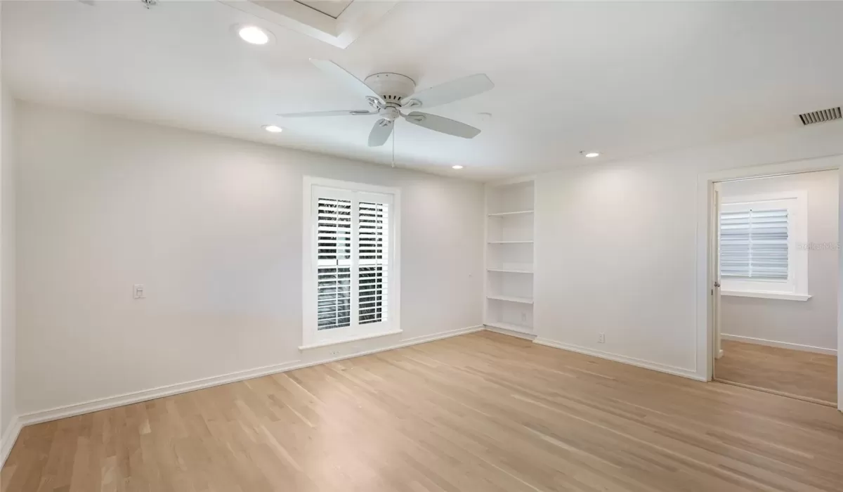 3 Bedrooms Bedrooms, 0 ,3 BathroomsBathrooms,Residential,Pending,0,D6146165