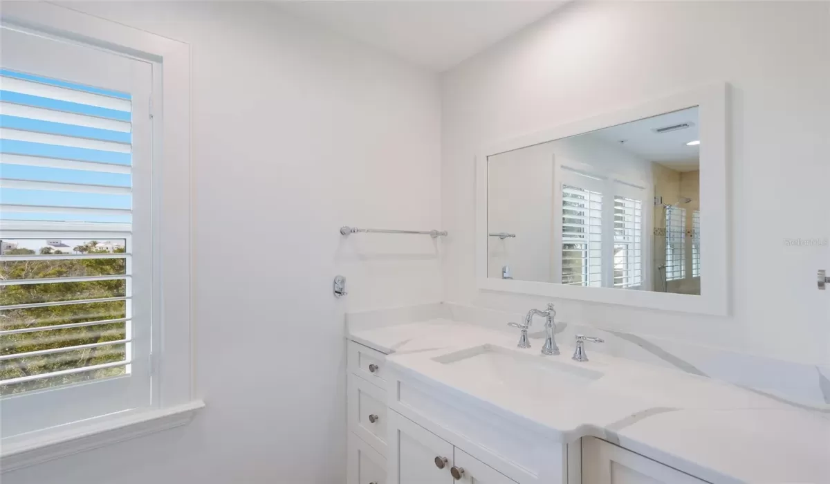 3 Bedrooms Bedrooms, 0 ,3 BathroomsBathrooms,Residential,Pending,0,D6146165