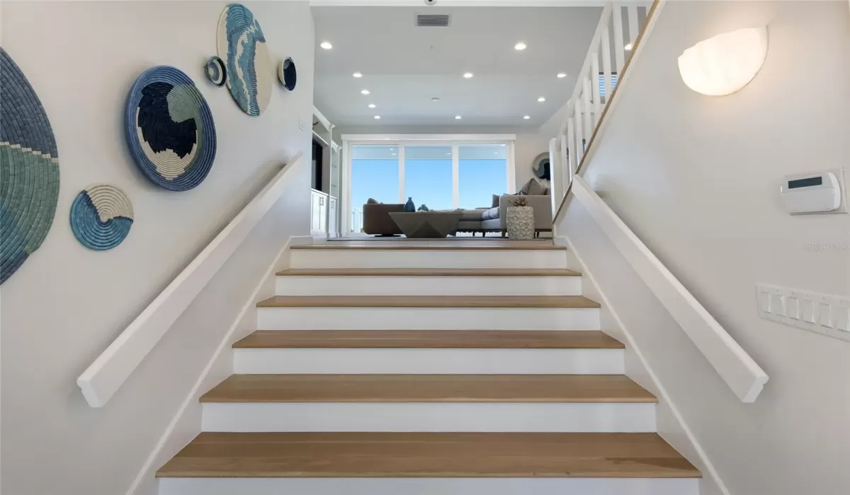 3 Bedrooms Bedrooms, 0 ,3 BathroomsBathrooms,Residential,Pending,0,D6146165