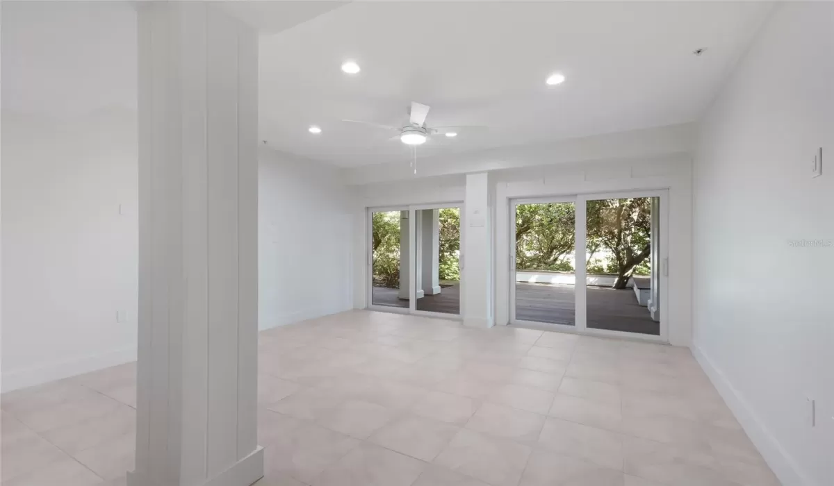 3 Bedrooms Bedrooms, 0 ,3 BathroomsBathrooms,Residential,Pending,0,D6146165