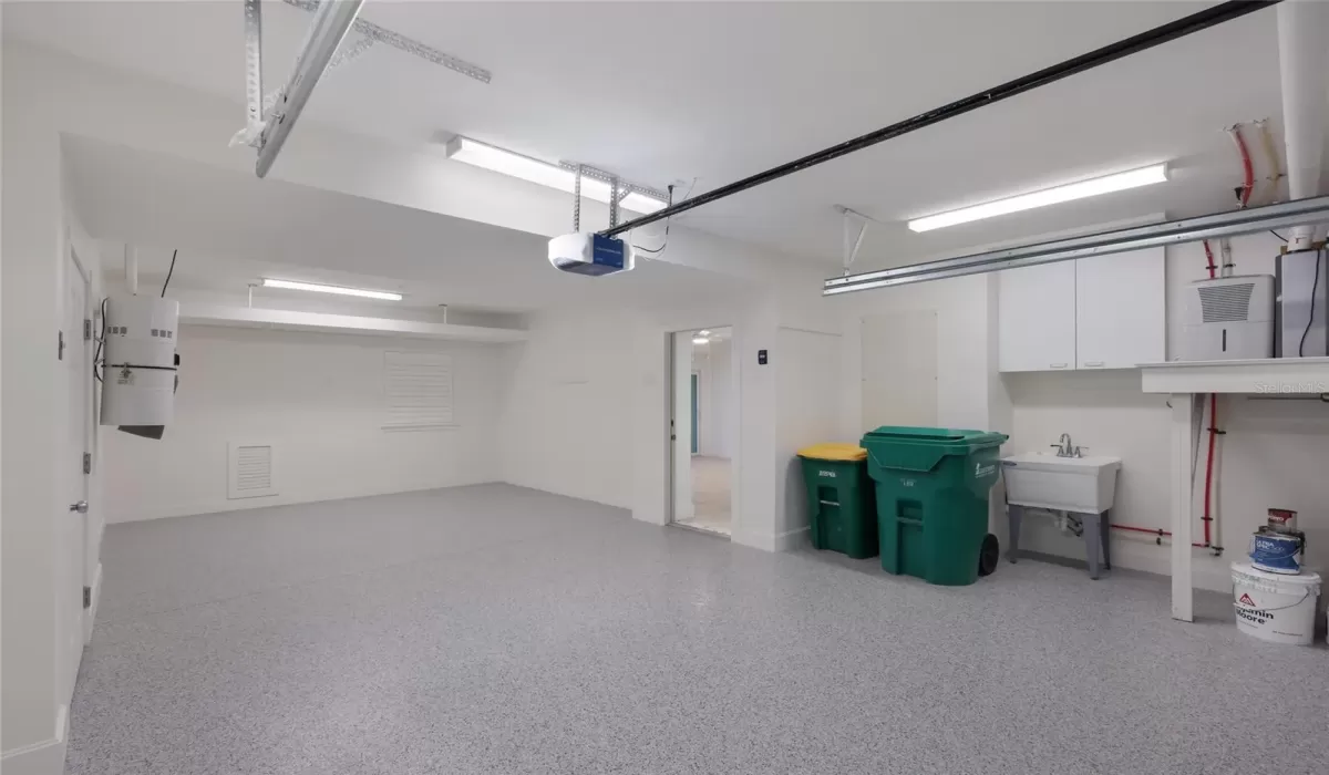 3 Bedrooms Bedrooms, 0 ,3 BathroomsBathrooms,Residential,Pending,0,D6146165