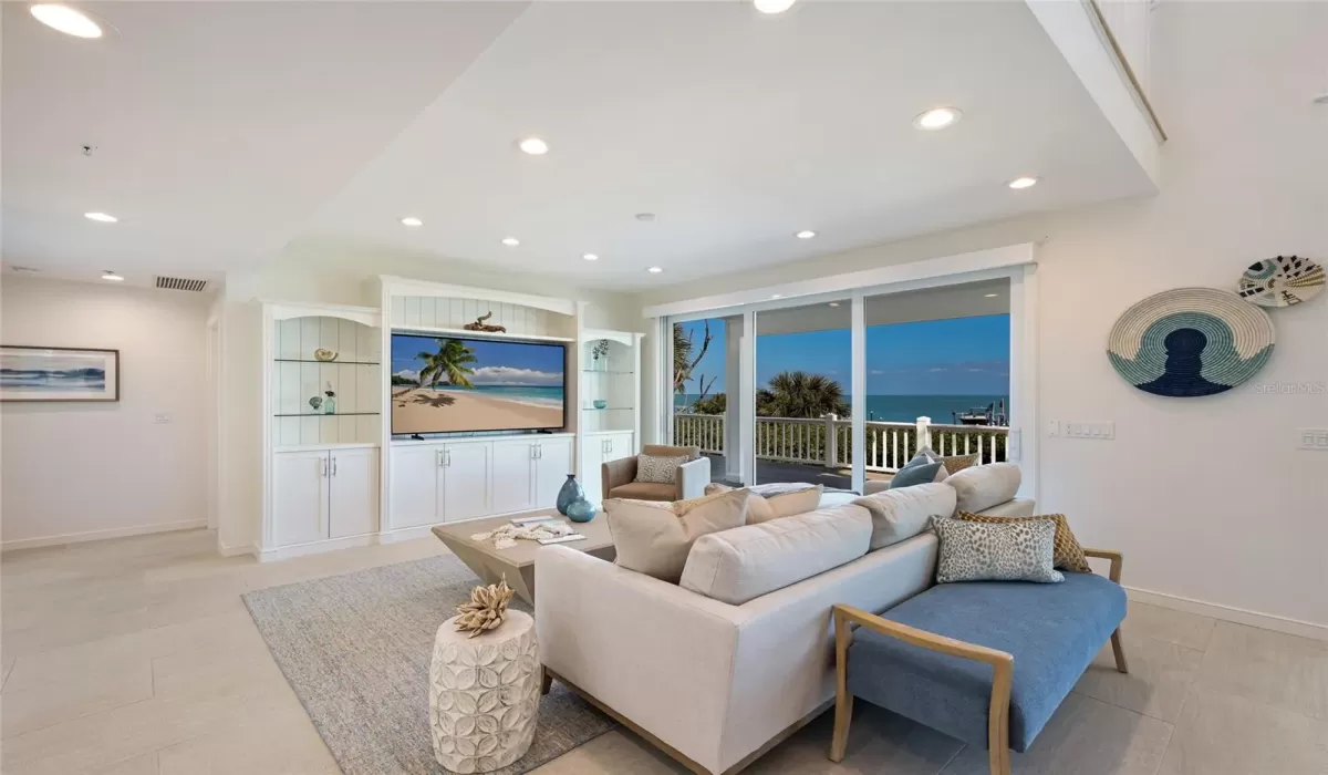 3 Bedrooms Bedrooms, 0 ,3 BathroomsBathrooms,Residential,Pending,0,D6146165